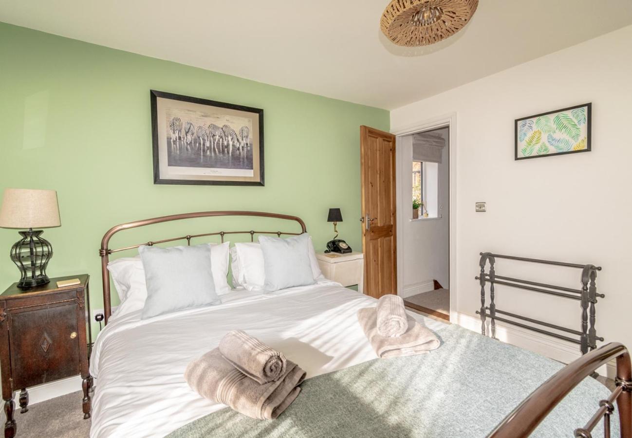 Stylish 2 Bedrooms Cosy & Bright Cottage, Pet Friendly, Sleeps 5, Titchfield Village - Summer Special Offer!! - By Blue Puffin Stays Εξωτερικό φωτογραφία