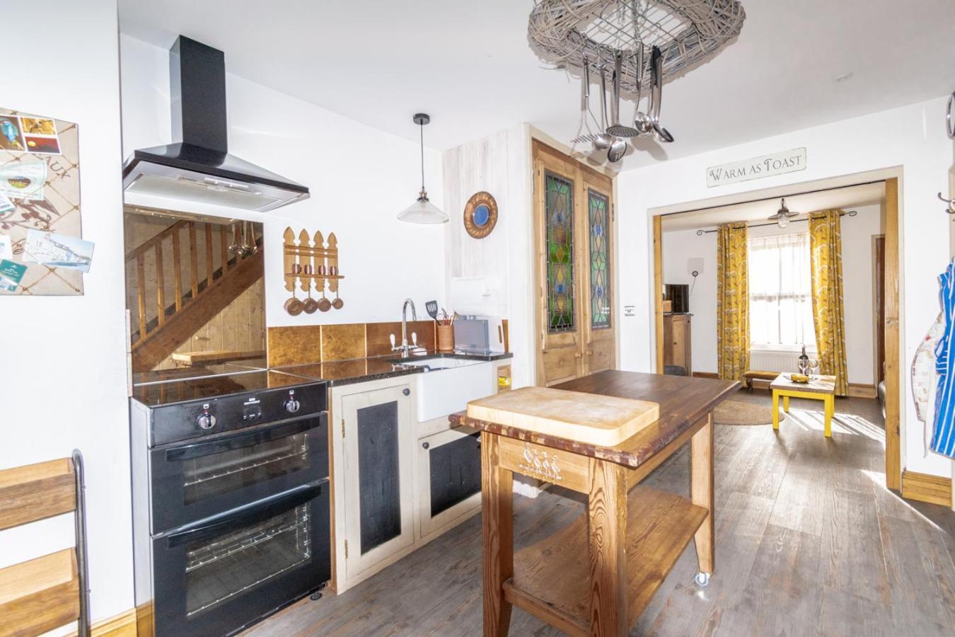 Stylish 2 Bedrooms Cosy & Bright Cottage, Pet Friendly, Sleeps 5, Titchfield Village - Summer Special Offer!! - By Blue Puffin Stays Εξωτερικό φωτογραφία