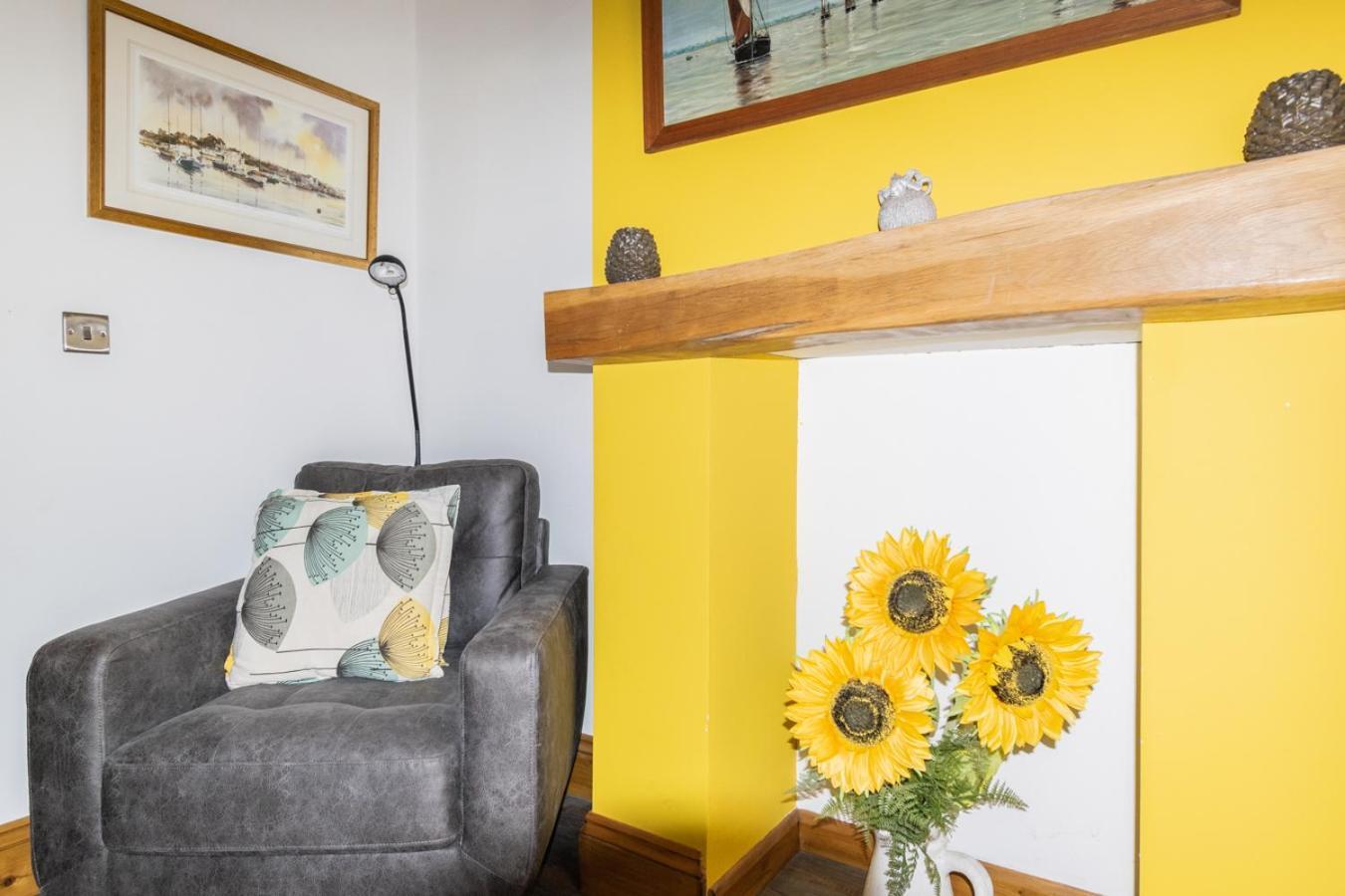 Stylish 2 Bedrooms Cosy & Bright Cottage, Pet Friendly, Sleeps 5, Titchfield Village - Summer Special Offer!! - By Blue Puffin Stays Εξωτερικό φωτογραφία