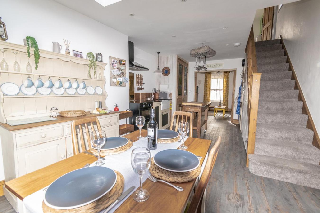 Stylish 2 Bedrooms Cosy & Bright Cottage, Pet Friendly, Sleeps 5, Titchfield Village - Summer Special Offer!! - By Blue Puffin Stays Εξωτερικό φωτογραφία