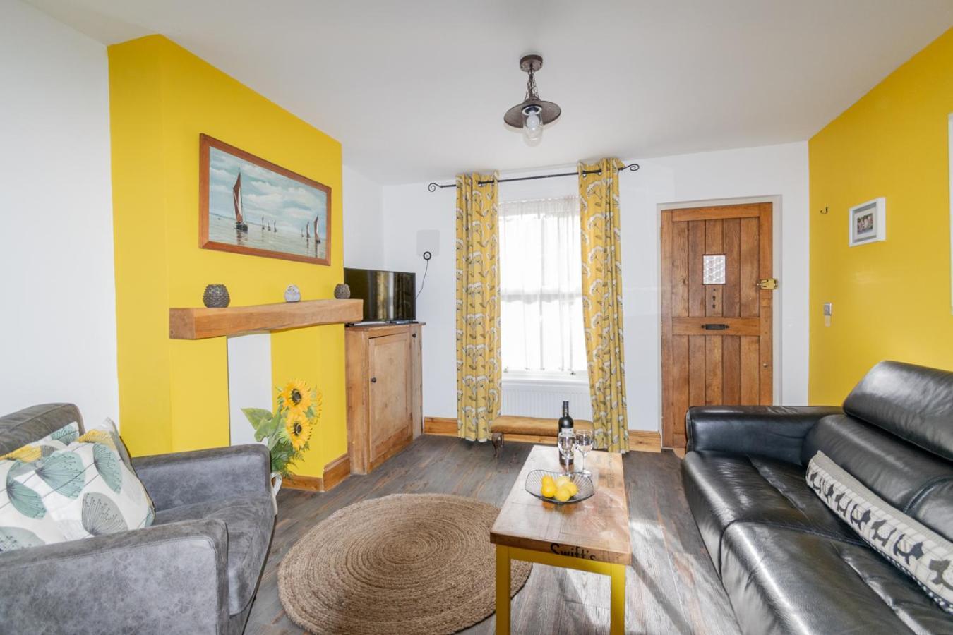 Stylish 2 Bedrooms Cosy & Bright Cottage, Pet Friendly, Sleeps 5, Titchfield Village - Summer Special Offer!! - By Blue Puffin Stays Εξωτερικό φωτογραφία