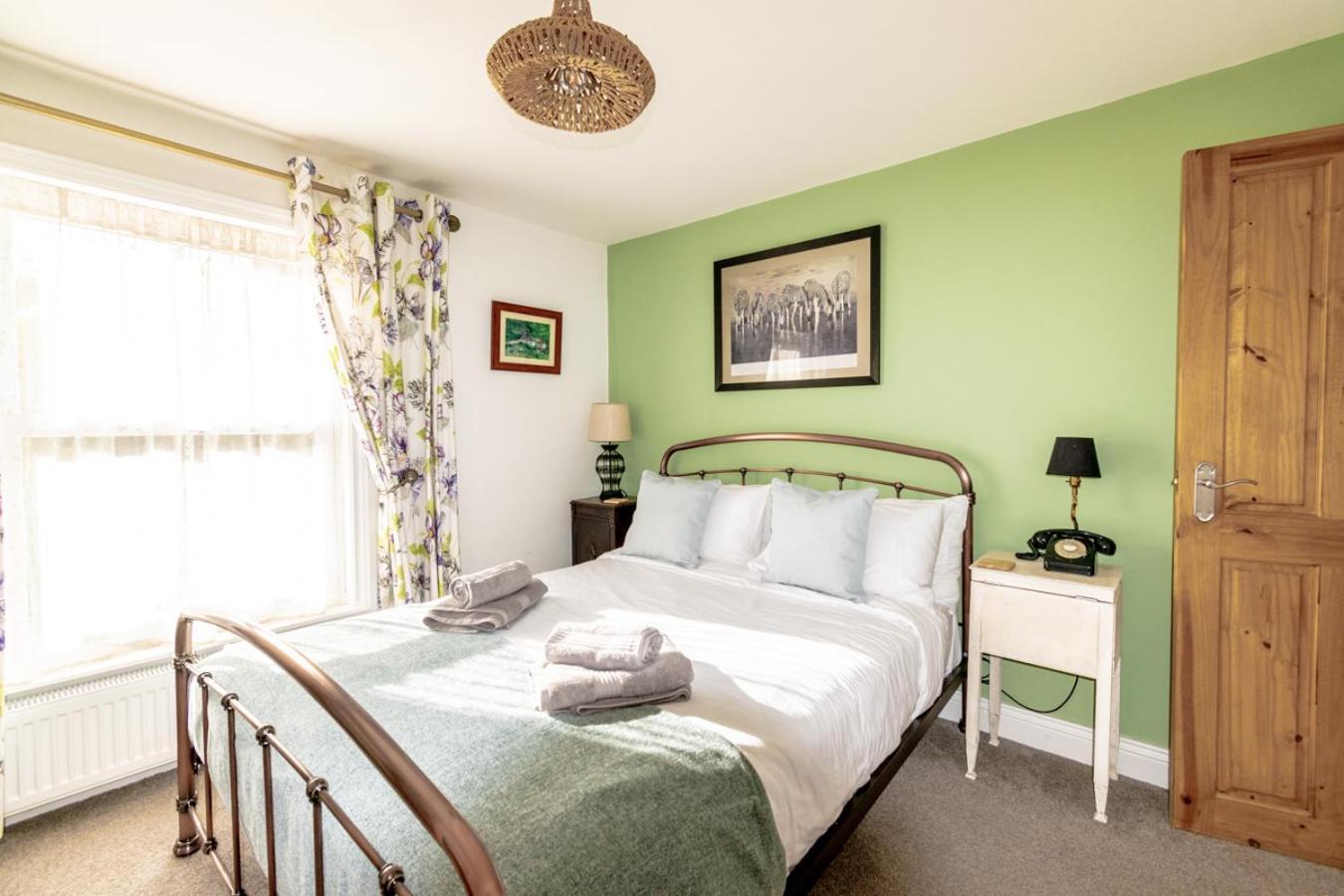 Stylish 2 Bedrooms Cosy & Bright Cottage, Pet Friendly, Sleeps 5, Titchfield Village - Summer Special Offer!! - By Blue Puffin Stays Εξωτερικό φωτογραφία
